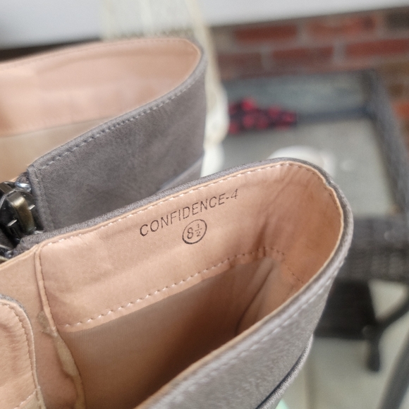 Brand new lace up gray combat boots - Picture 6 of 12